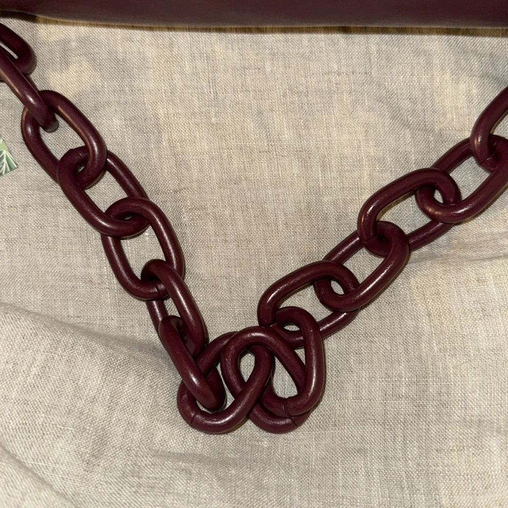 NWT Badgley Mischka Wrapped Frame Clutch: Plum
Perfect fall bag - Picture 3 of 9